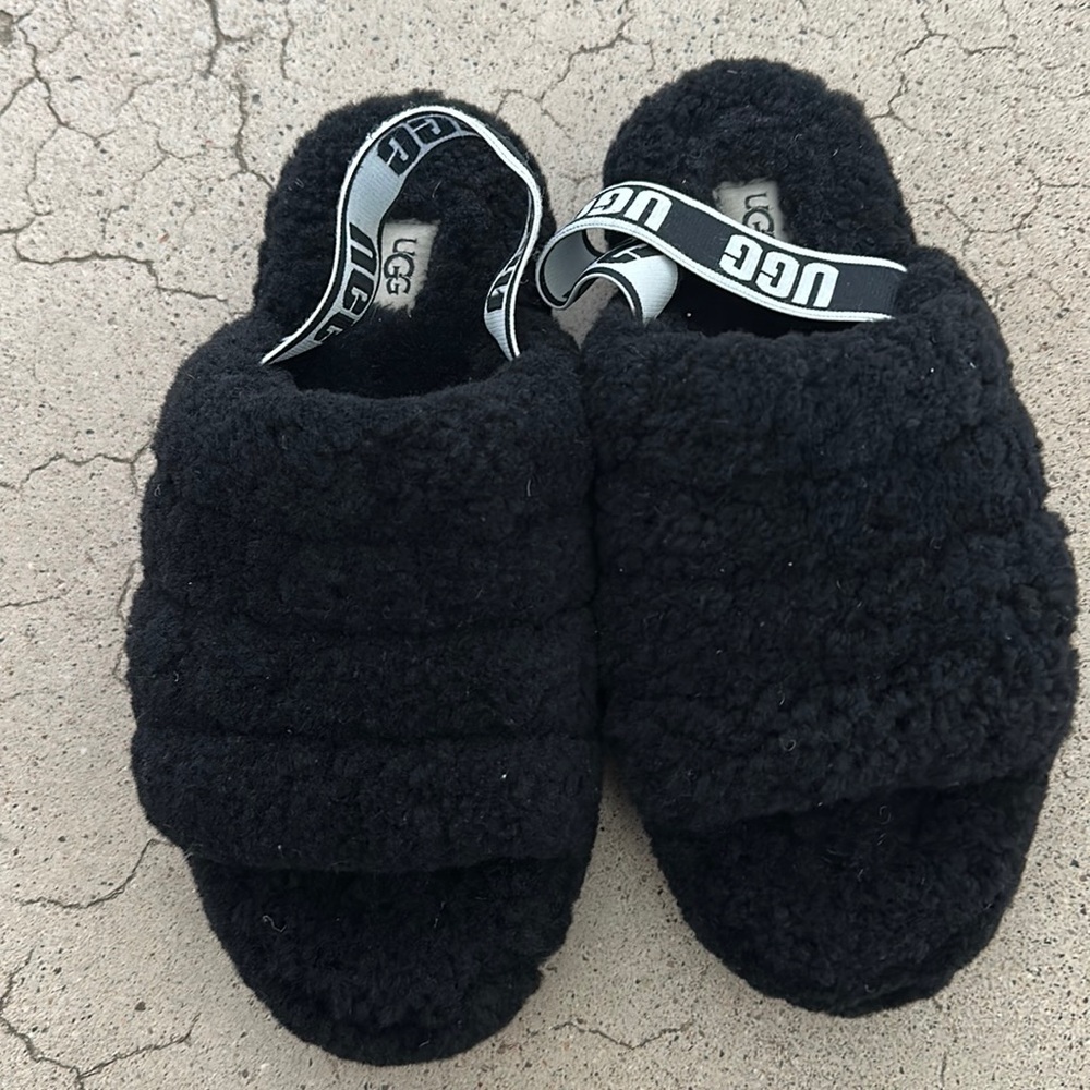 Ugg sandals size 8